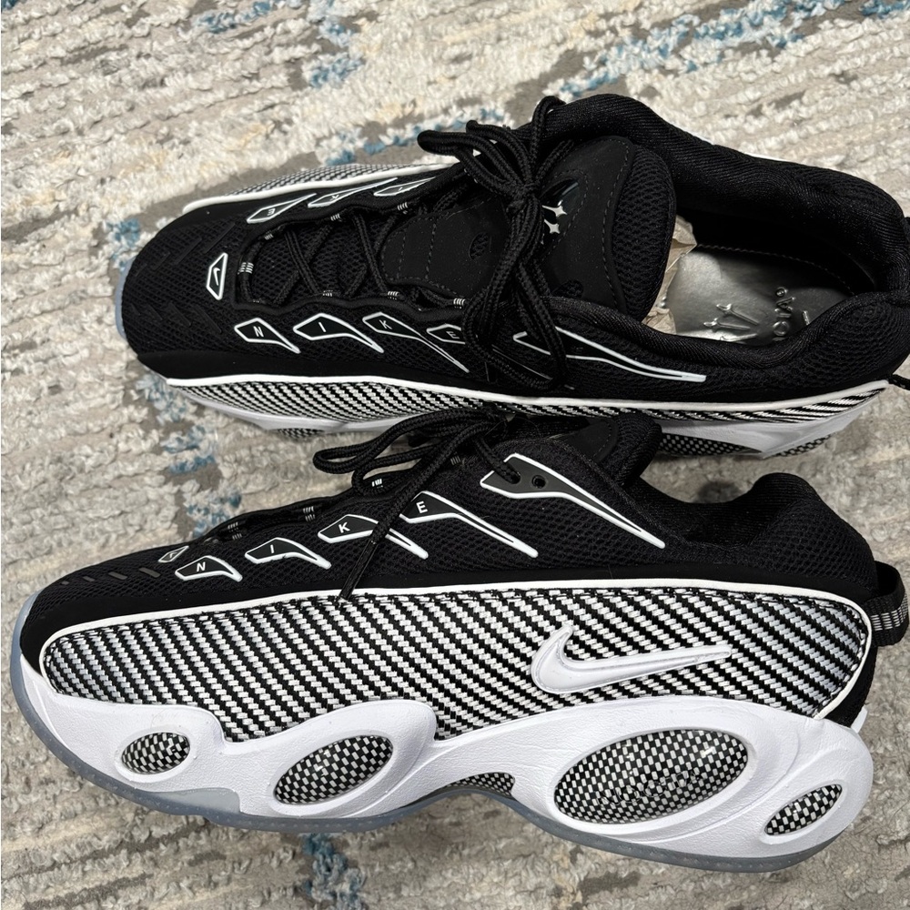 Nike Black and White Sneakers